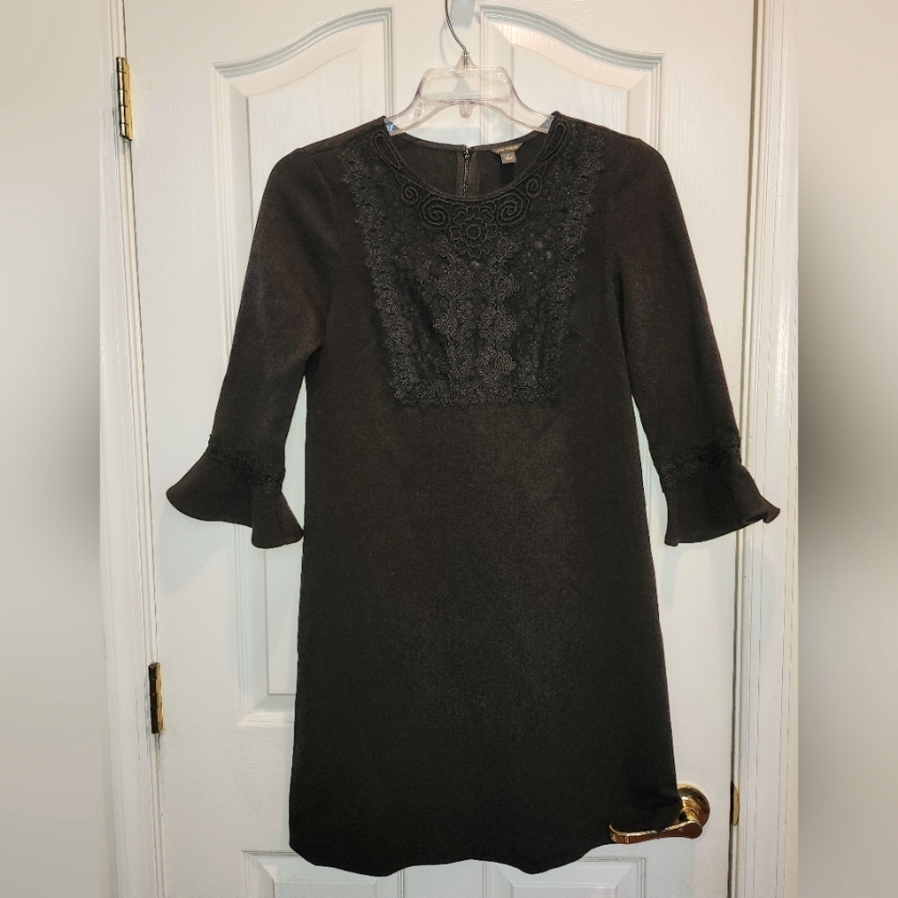 Ann Taylor little black Dress. Size 6